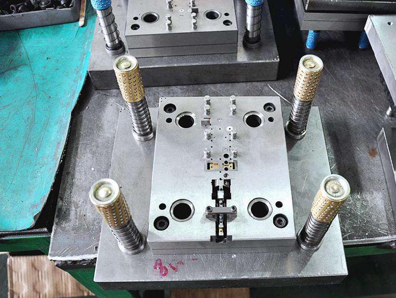平武模具制造-01
